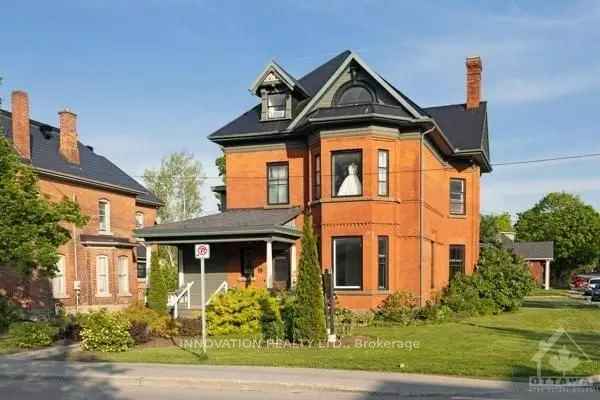 House For Sale in Carleton Place, Ontario