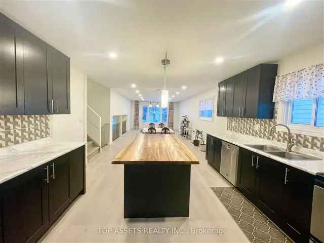 4 Bedroom Detached House Near 404 Highway