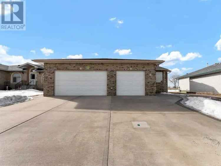 Buy Bungalow in Redcliff with Golf Course Views and Modern Features