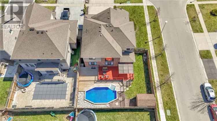 Elegant 5+1 Bedroom Home with Saltwater Pool and 3-Car Garage