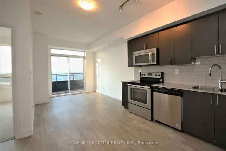 Spacious Condo with Amazing Amenities Near Promenade Mall