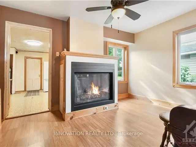 Updated 2-Bedroom Semi-Detached Home Near Downtown