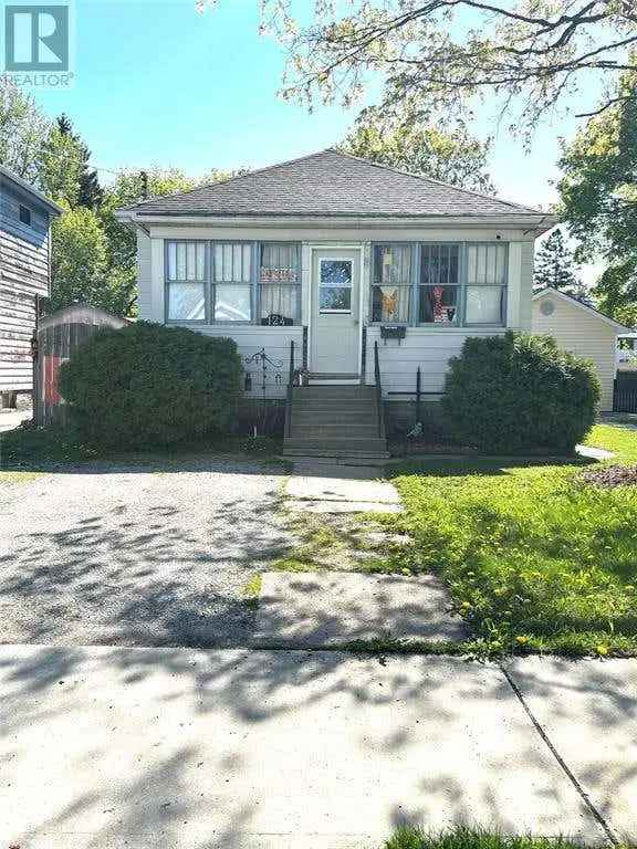 2-Bedroom Home with Granny Suite Potential Huge Backyard Near Downtown