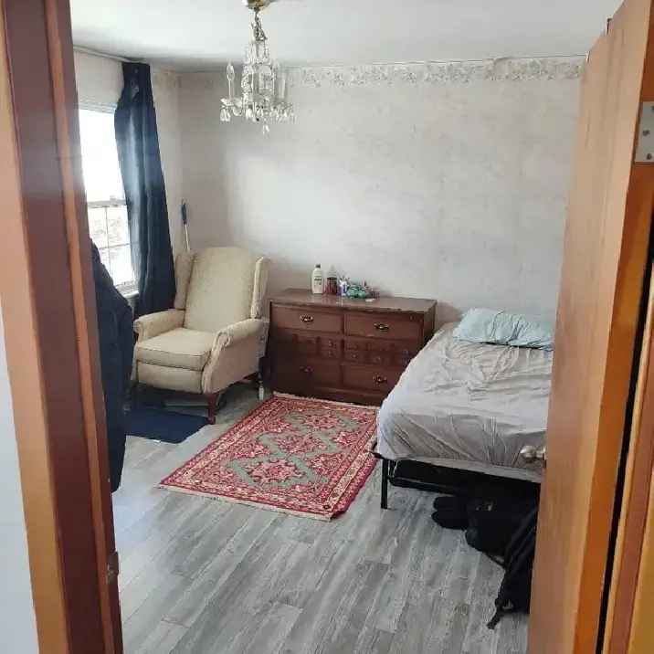 Room for rent - March 1st