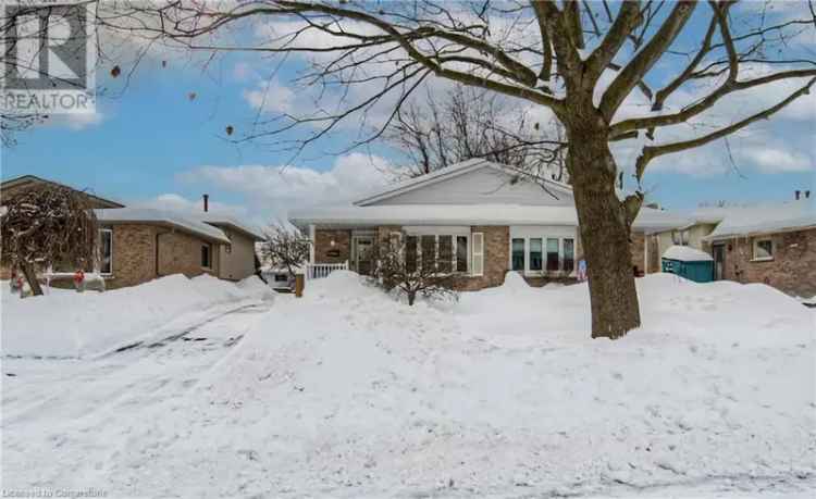 3 Bed 2 Bath 1800+ Sq Ft Backsplit Semi-Detached Home