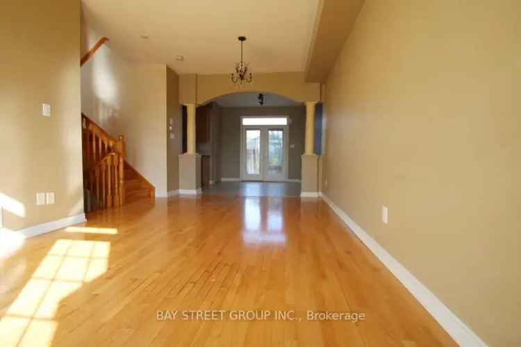 Stunning 4 1 Bed 2076 Sq Ft Freehold Townhome Bayview Meadows