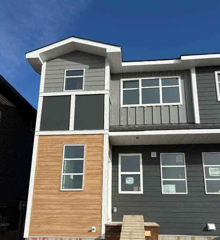 Townhouse For Rent in Calgary, Alberta