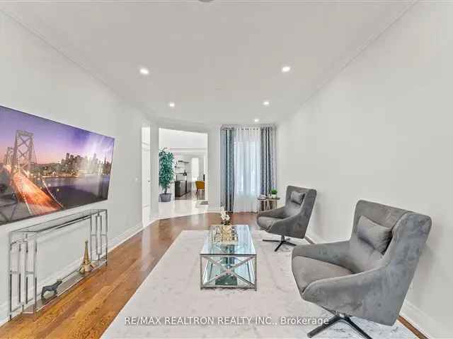 House For Sale in Vaughan, Ontario