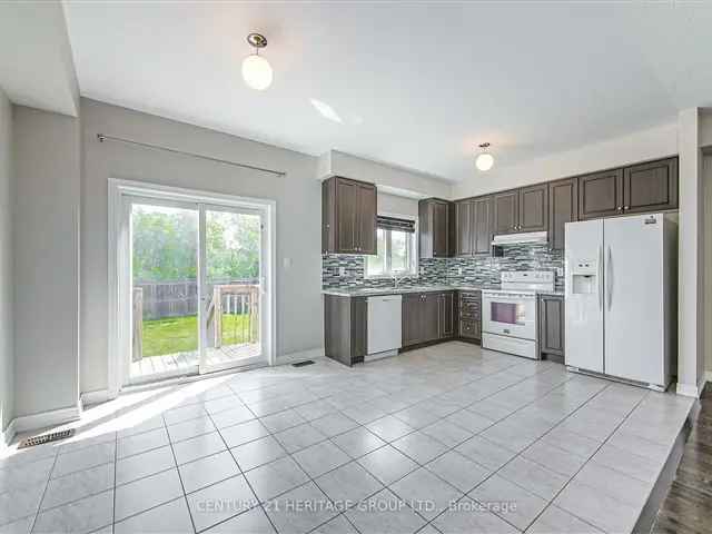 Innisfil Freehold Townhome - Open Concept, Finished Basement, Green Space Views