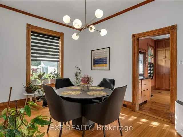 Victorian Home 4BR 1.5BA Modern Kitchen Carriage House