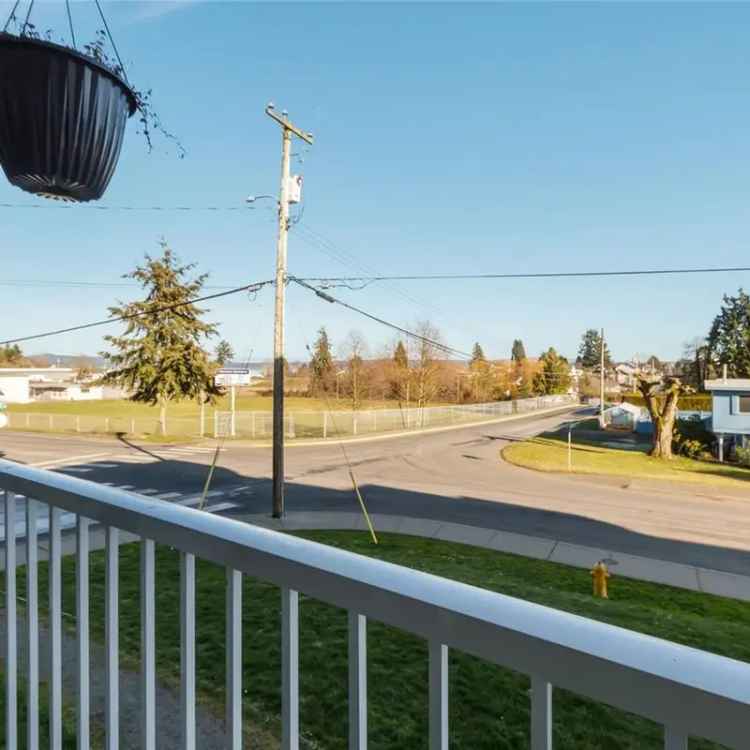 Ocean View 2-Bed Condo for Sale in Lockwood Villa