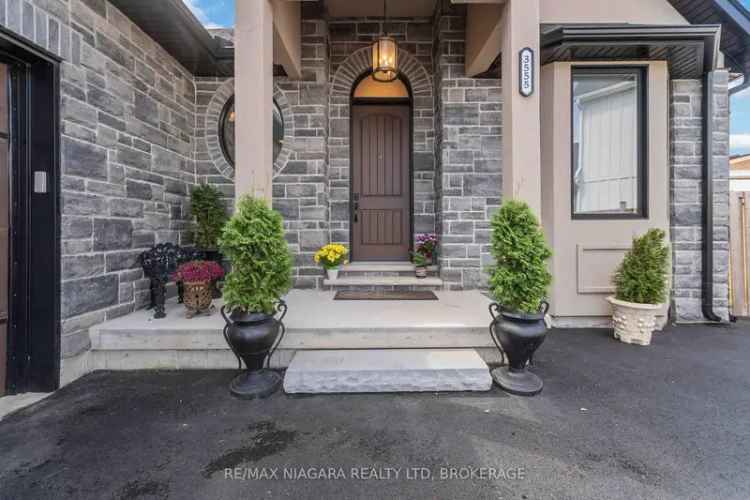 Luxury Bungalow in Black Creek Niagara - Gourmet Kitchen, In-Law Suite Potential