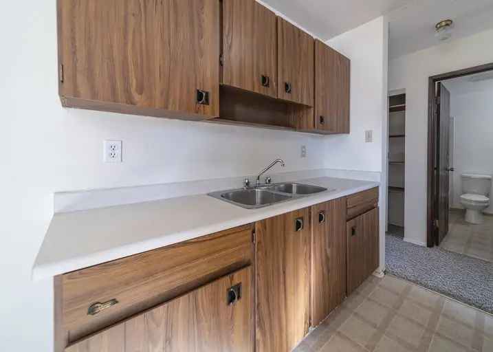 Aspen Apartments Wainwright - Spacious Suites Heat Water Included