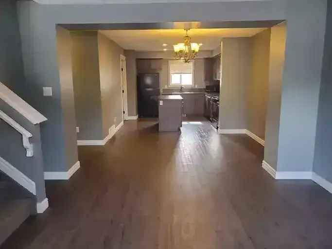 Rent 3 Bedroom Townhouse in Spruce Grove with Double Detached Garage