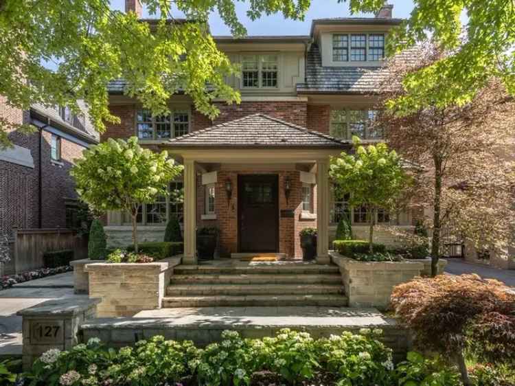 This Midtown Home Has One of the Best 4-Season Backyards We’ve Seen in Toronto