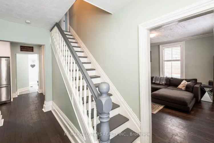 Beautifully Renovated 3-Bedroom Home Near Lake Simcoe