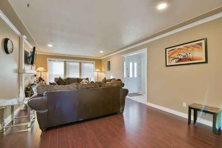 Buy House in White Rock with 5 Bedrooms and Legal Suite