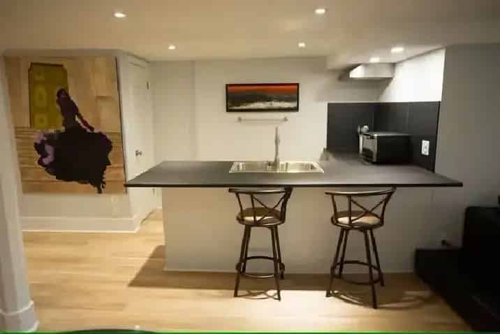 1000 Sqft Furnished 1 Bedroom Apartment for Rent in Cyrville