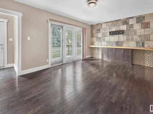 5 Bedroom Semi-Bungalow in Parkallen Edmonton