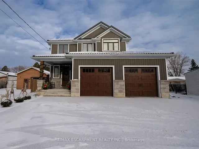 Modern 3-Bedroom Home with Heated Workshop