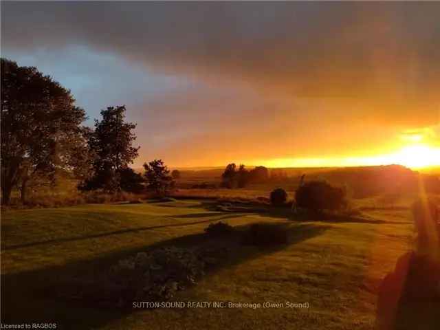 Century Farmhouse on 4 Acres near Niagara Escarpment