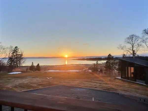 Bungalow for Sale with Stunning River Views