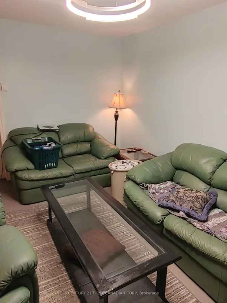 Updated Home Near Bruce Power and Lake