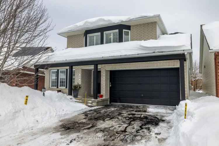 Custom bungalow loft for sale in a family-friendly neighbourhood