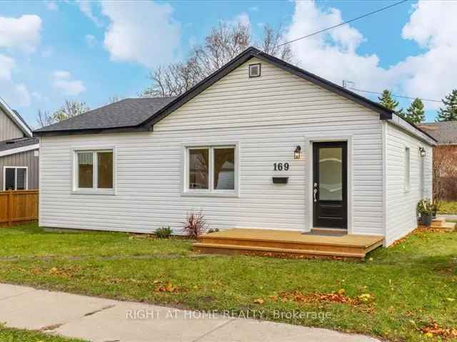 Renovated Bungalow Near Downtown Collingwood and Georgian Bay