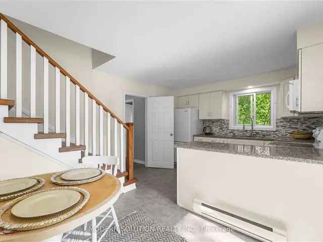 5 Bedroom Family Home in Woodland Beach Steps from Georgian Bay