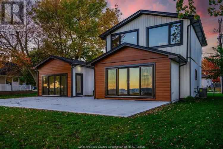 Luxury Waterfront Home in Kingsville