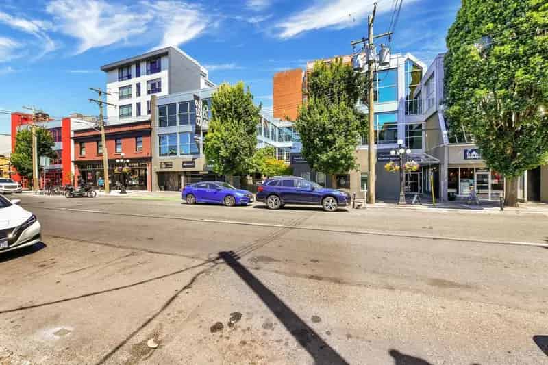Downtown Victoria Office Space Lease: Move-in Ready Suite