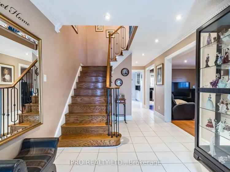 House For Sale in Vaughan, Ontario