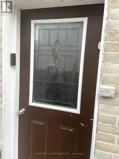 2 Bedroom Lower Level House in Woodland Hill Newmarket