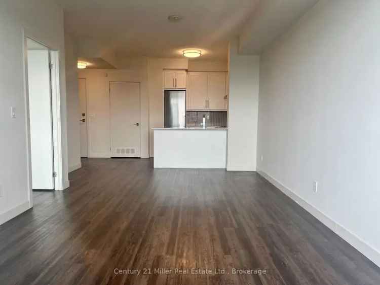 Luxury 1-Bed Condo near Fairview GO