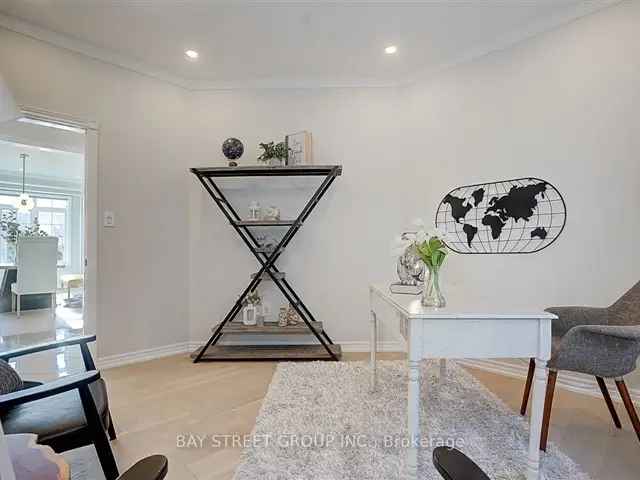 Luxury 5-Bedroom Family Home Richmond Hill Freshly Renovated