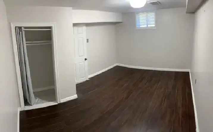 1 bedroom walkout basement $1600 including utilites