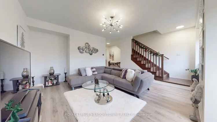 Condo For Sale in Oakville, Ontario