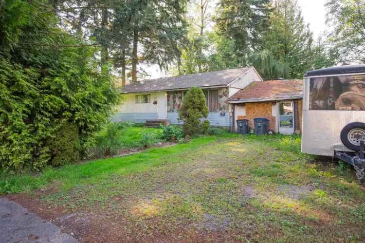 A $2,188,880.00 House with Acreage with 3 bedrooms in West Newton, Surrey