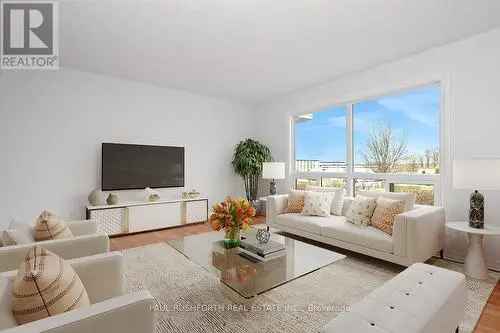 3 Bedroom Townhouse For Sale in Redwood Park Ottawa