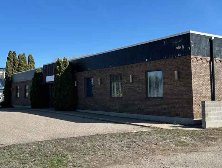 Coaldale Office Building - Highway 3 Exposure