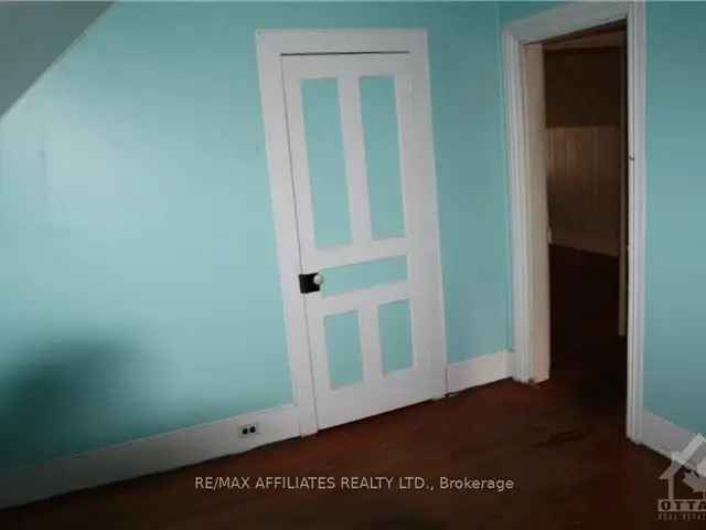 House For Sale in Smiths Falls, Ontario