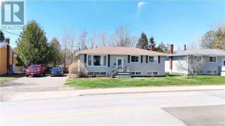 Champlain Heights 3 1 Bedroom Home Retro Charm Large Deck Ample Storage