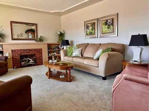 House For Sale SW Hill Kensington Medicine Hat