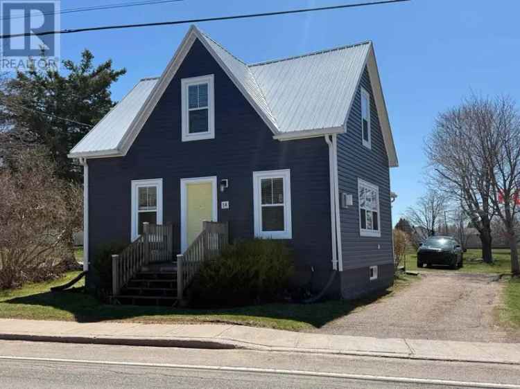 Updated 3-4 Bedroom Home Near North Shore Beaches