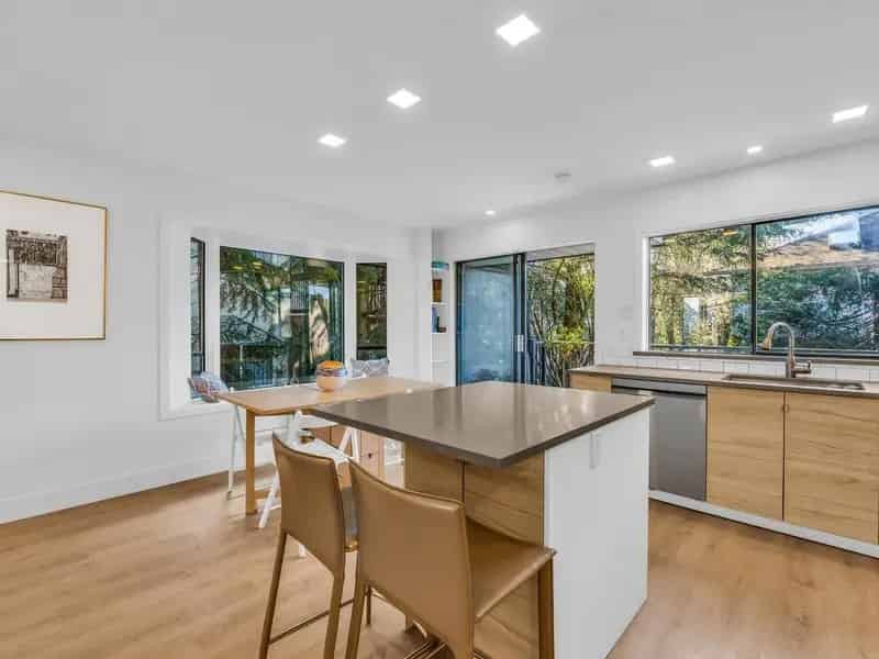 Central Lonsdale Townhouse for Sale 2 Beds 2 Baths