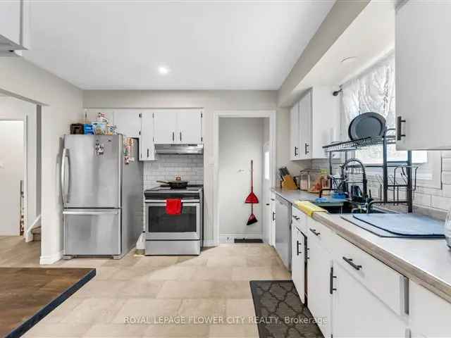 House For Sale in Tillsonburg, Ontario