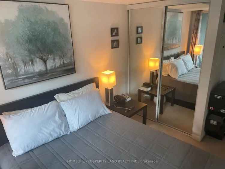 Spacious 1+Den Condo at The Neptune - Toronto Harbourfront