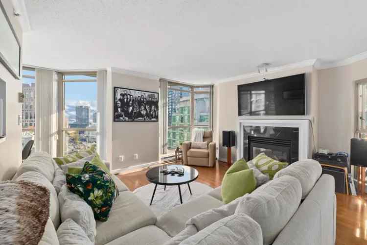 2 Bed 2 Bath Downtown Vancouver Condo with Panoramic Views