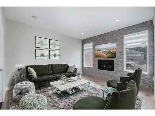 Luxury 4-Bedroom Townhome Shaganappi Calgary